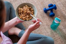 Nutrition Timing That Powers the Diet to Build Muscle and Burn Fat: